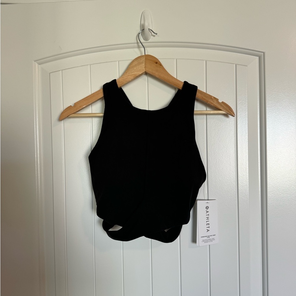 Athleta Black Conscious Cut Out Crop Tank Top Size Small D-DD NWT